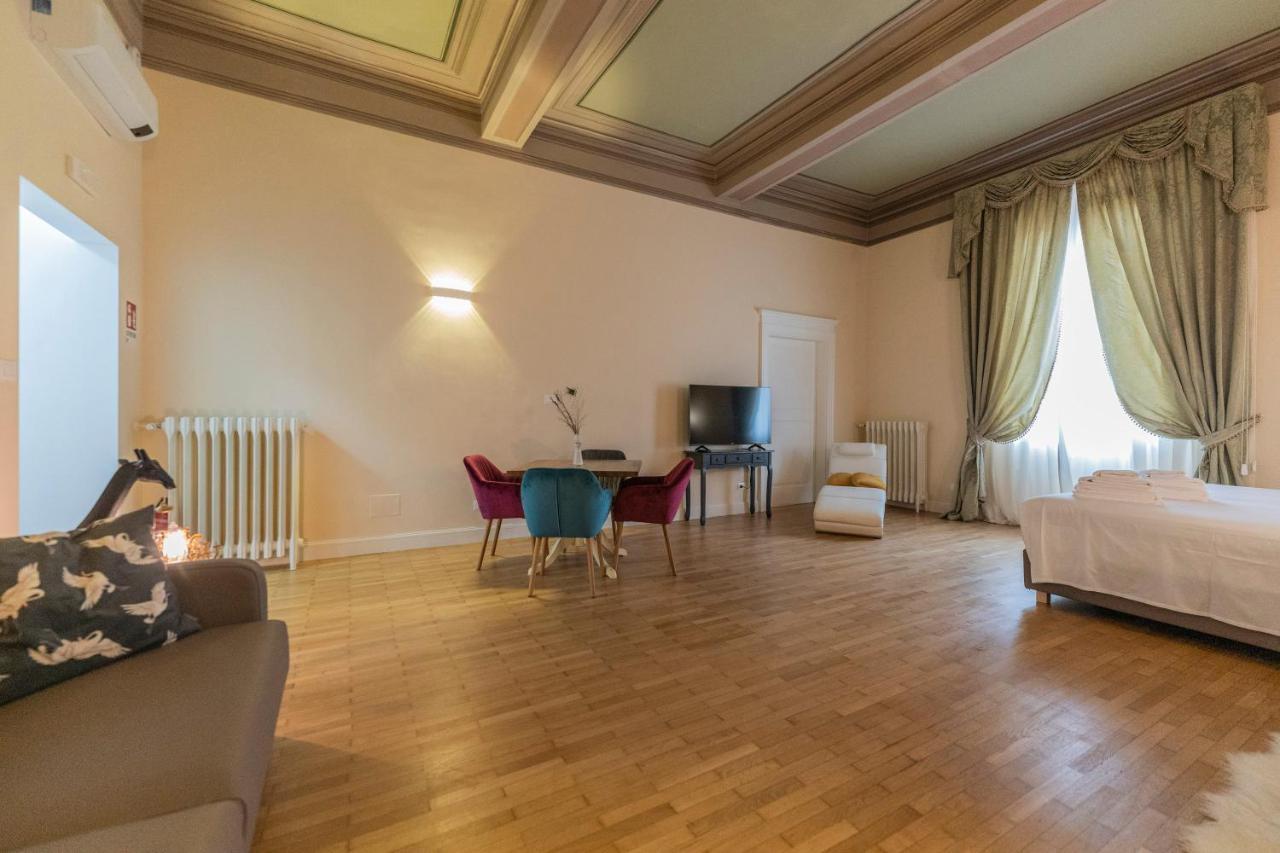 Aldrovandi Luxury Suites And Apartment Bologna Ngoại thất bức ảnh