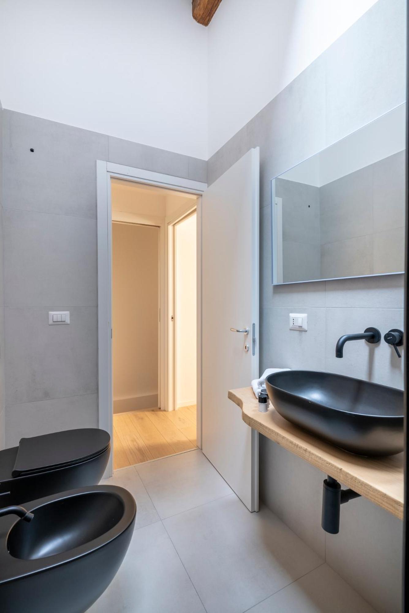 Aldrovandi Luxury Suites And Apartment Bologna Ngoại thất bức ảnh