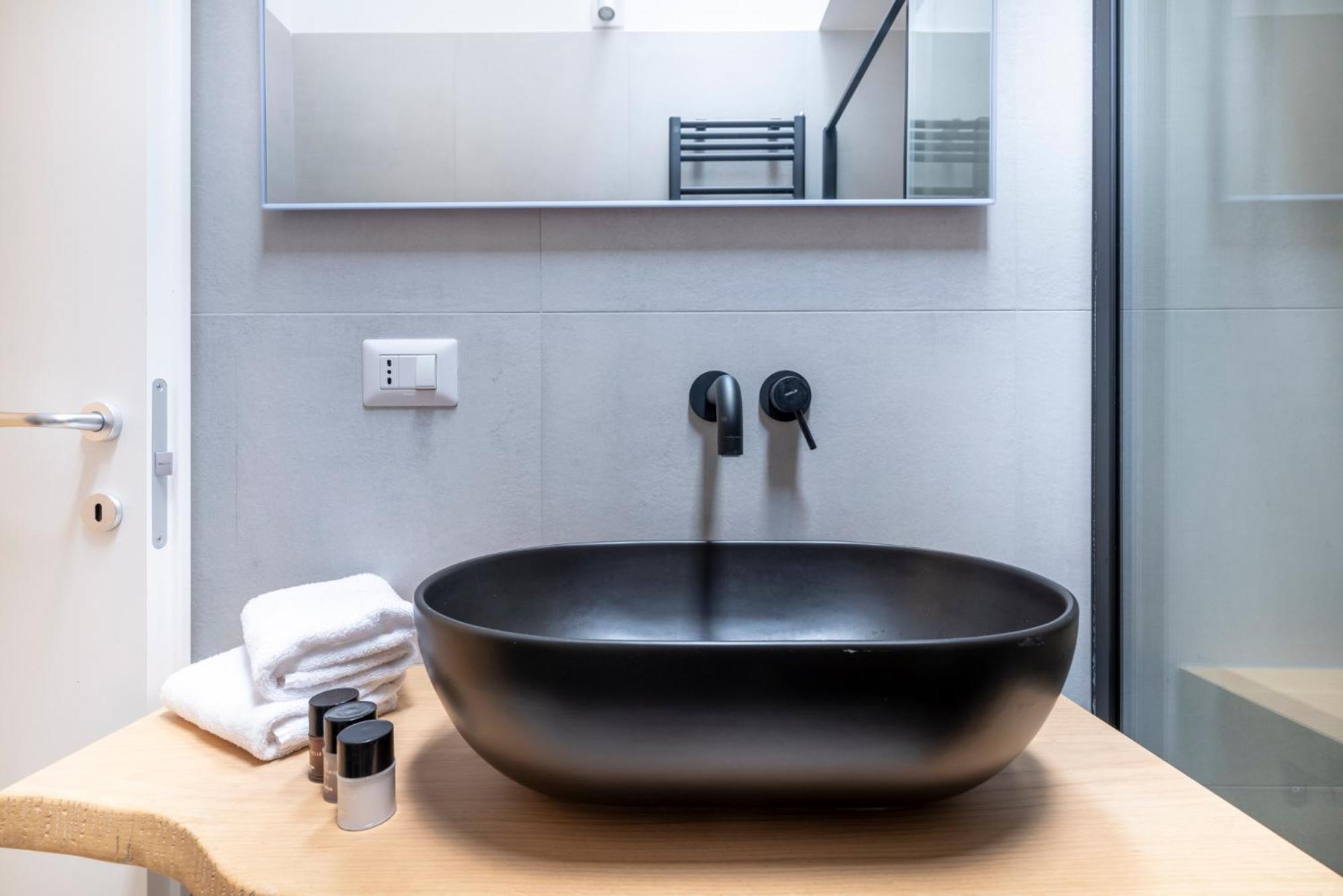 Aldrovandi Luxury Suites And Apartment Bologna Ngoại thất bức ảnh