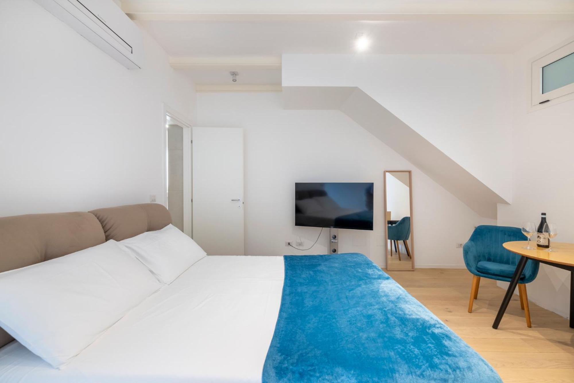 Aldrovandi Luxury Suites And Apartment Bologna Ngoại thất bức ảnh